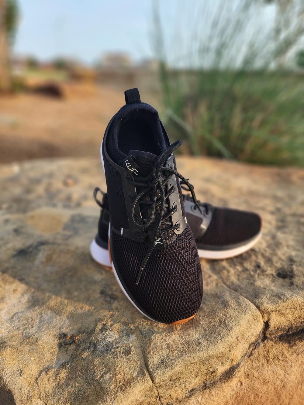 KURU ATOM  Women's Black Athletic Mesh Sneakers